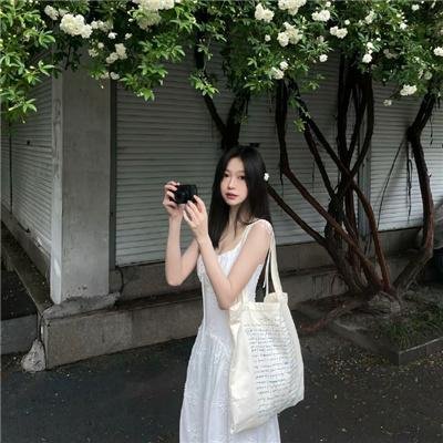 双眼凝视